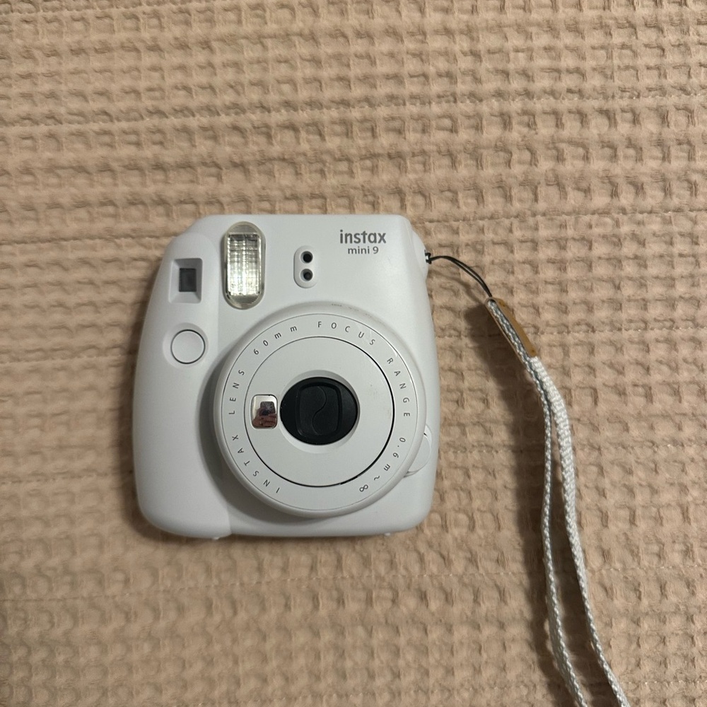 Fujifilm Instax Mini 9 Instant Camera - Cream
